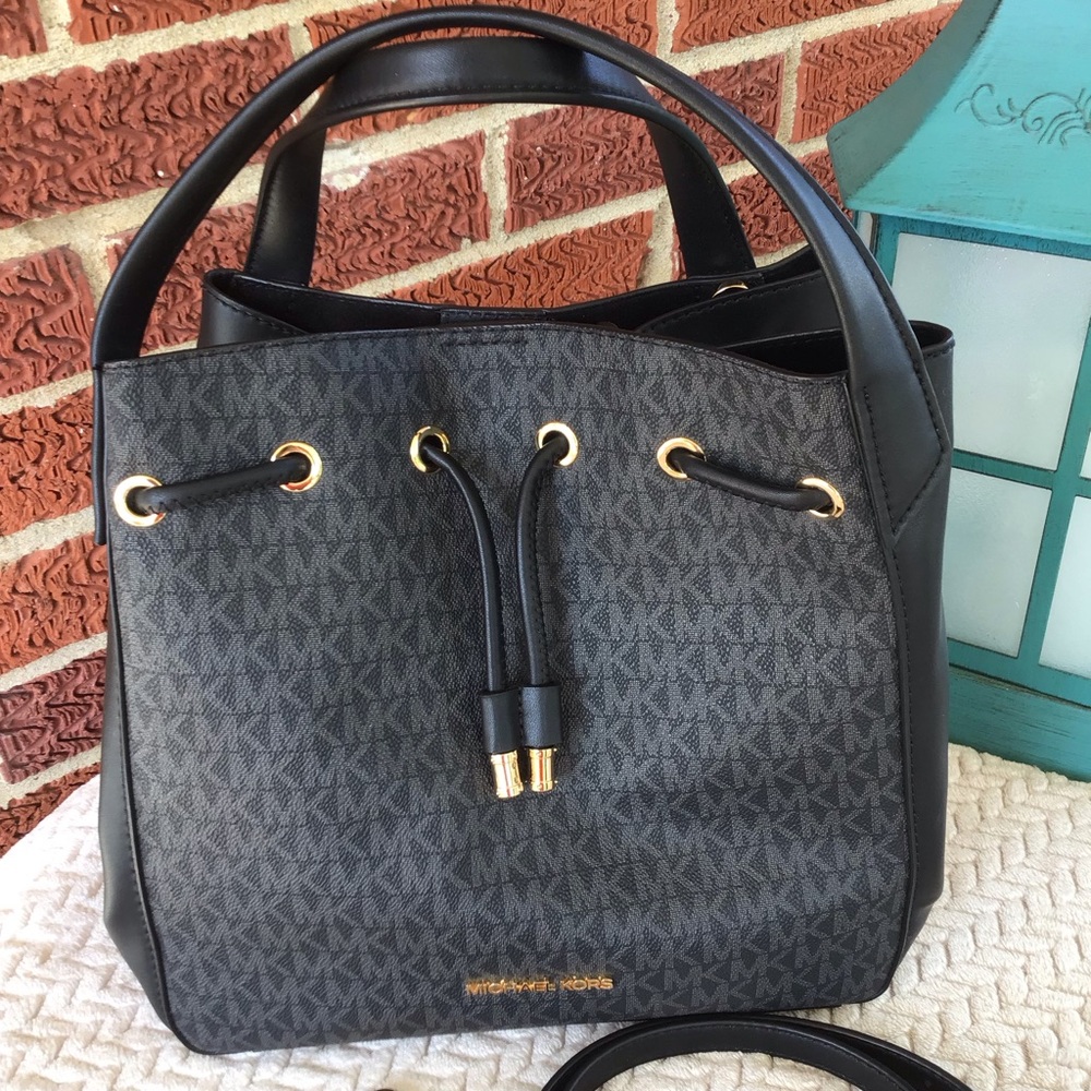Michael Kors phoebe Lrg logo bucket bag drawstring - Picture 6 of 13